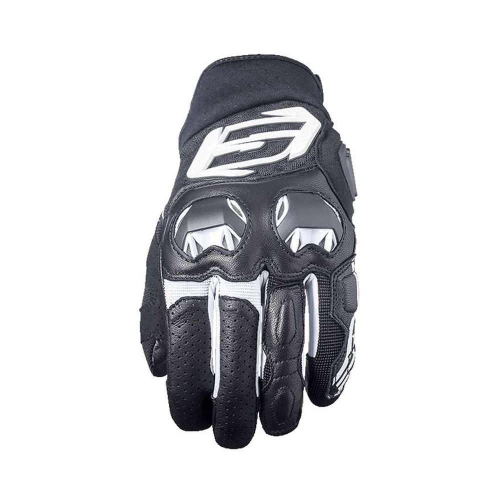 sf3_2108_black_white_face